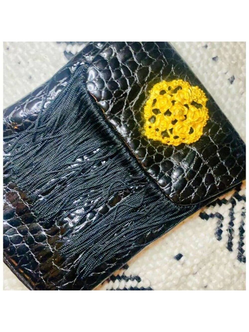 Vintage fringe shoulder bag with gold hardware